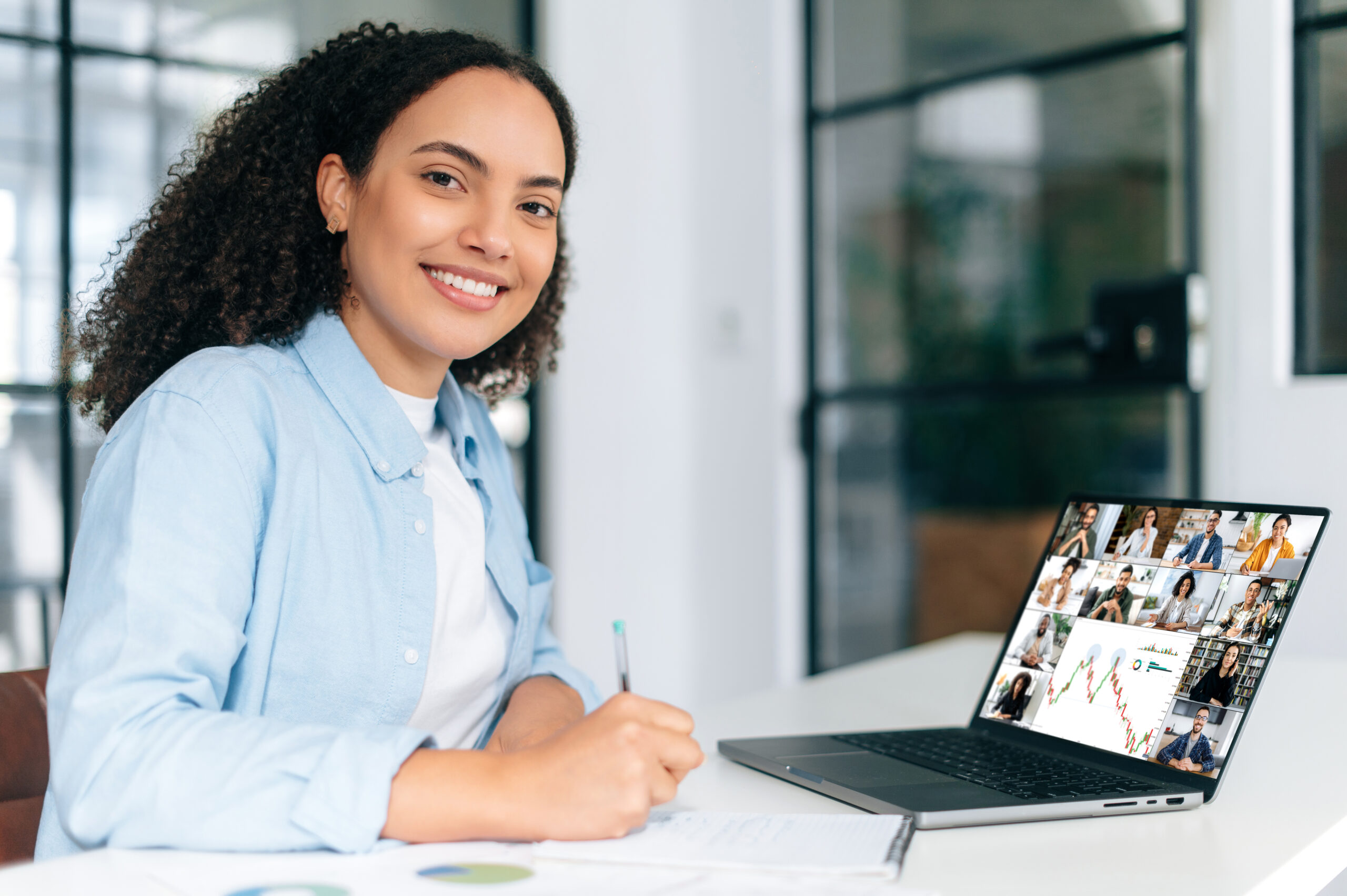Hire Virtual Assistant - Workspace Businesswoman